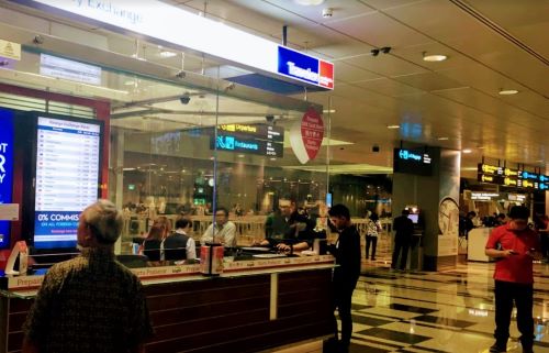 Stores in Singapore by Currency